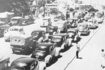 عکس | تصویری از ترافیک تهران در سال ۱۳۳۹