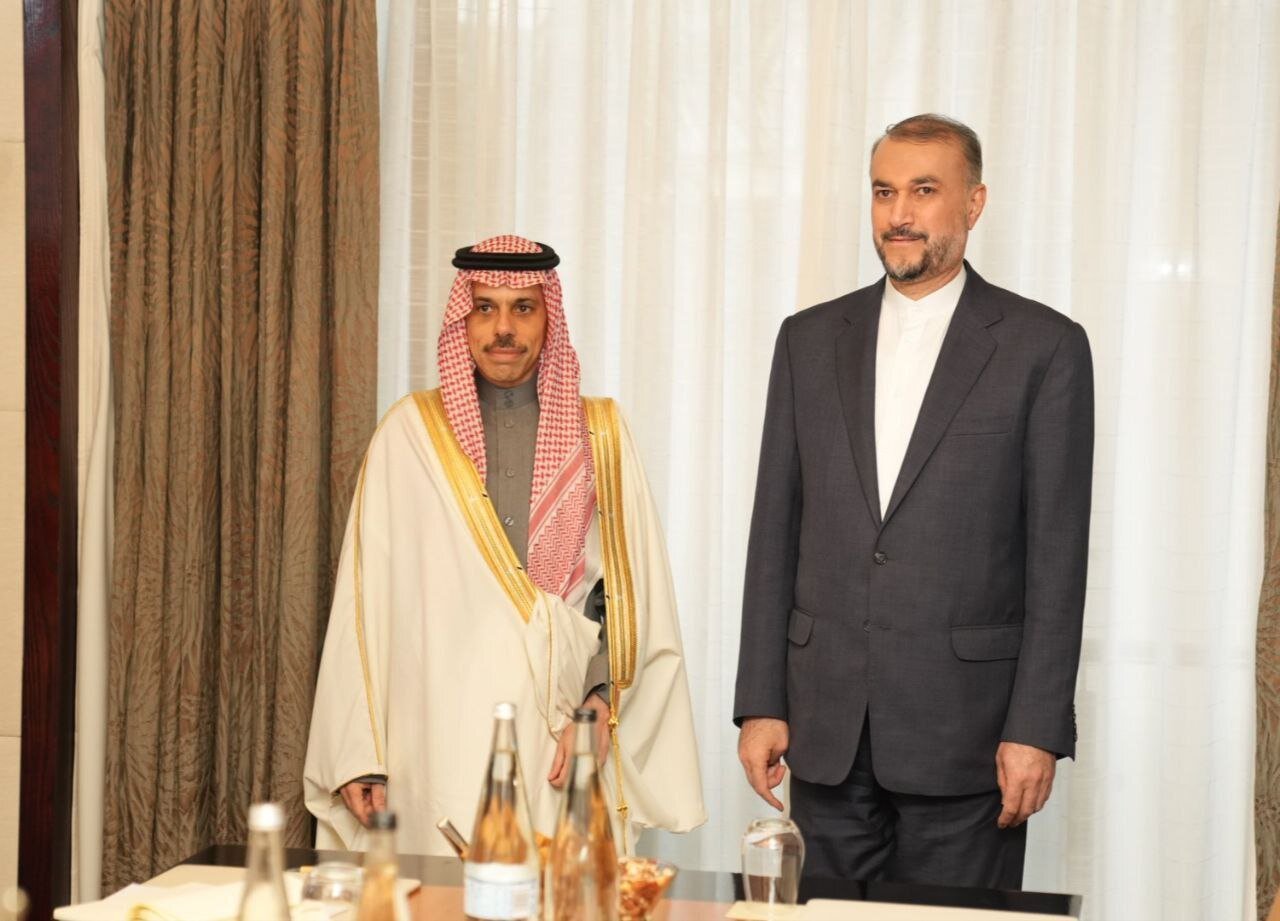 دیدار جداگانه امیرعبداللهیان با وزیران خارجه عربستان، روسیه و هند