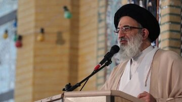 امام جمعه کرج: دشمن تمام تلاش خود را به کار گرفته تا افراد در عرصه انتخابات شرکت نکنند امام جمعه کرج: دشمن تمام تلاش خود را به کار گرفته تا افراد در عرصه انتخابات شرکت نکنند