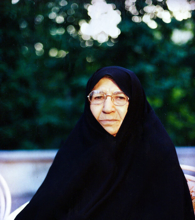 تصدقت شوم؛ الهی قربانت بروم، فدایت شوم: مروری بر پنج نامه امام به همسرش