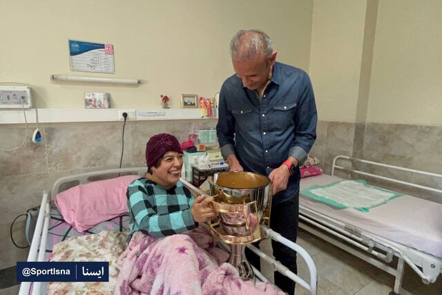 عکس | اقدام زیبای یحیی گلمحمدی پس از قهرمانی پرسپولیس