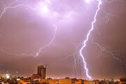 ببینید | وقوع پی در پی رعدوبرق در آسمان تهران!
