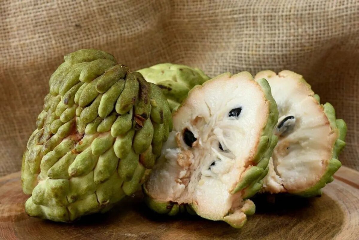 از میوه مار تا دستبودا؛ باید خوششانس باشید تا این میوهها را امتحان کنید!/ عکس