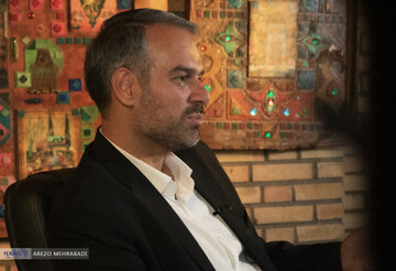 عکس | چهره خندان رشیدی کوچی در صحن علنی؛ عکس یادگاری چند ردصلاحیت‌شده در مجلس