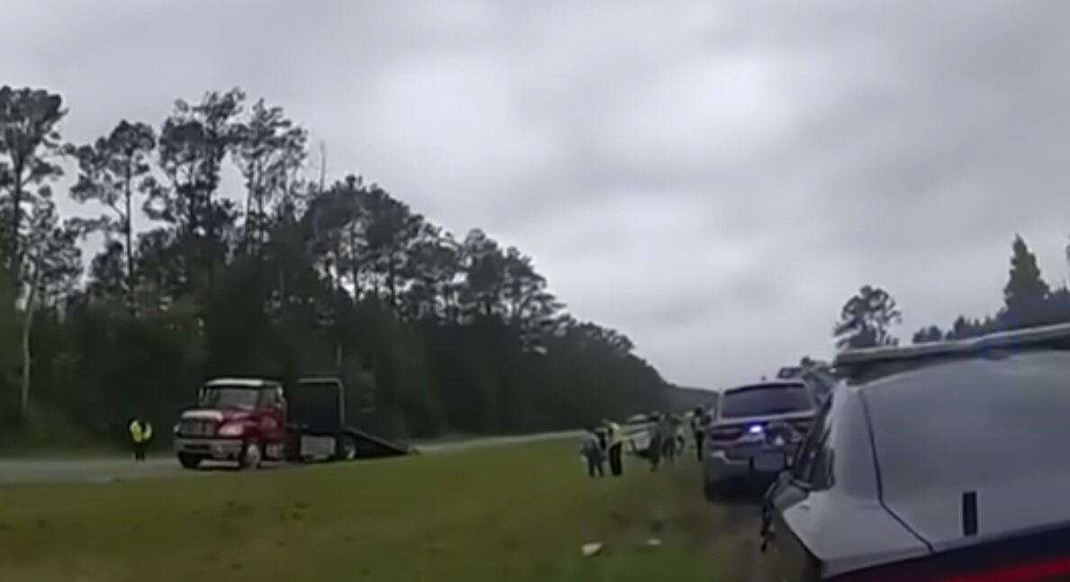 پرواز خودرو در بزرگراه/ عکس