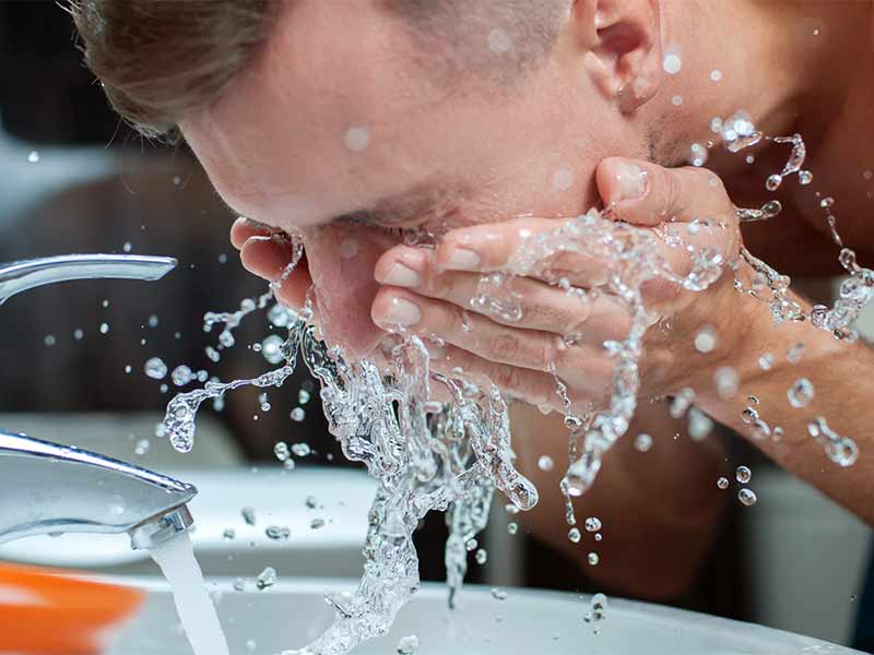 با جوش های سرسیاه و روش های درمان آن آشنا شوید