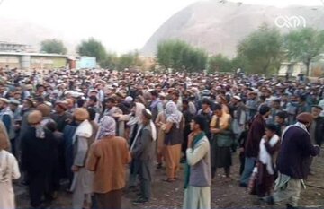 حضور گسترده مردم افغانستان در مراسم فاتحه‌خوانی معاون والی طالبان/عکس