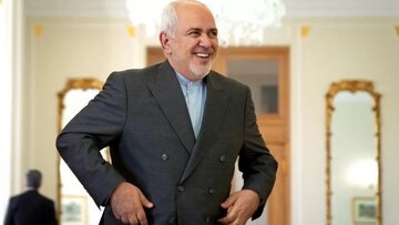 ظریف از «روحیه کارمندی و اطاعت» فاصله گرفته / توهینها و متهمکردنها او را «صریحتر» کرده
