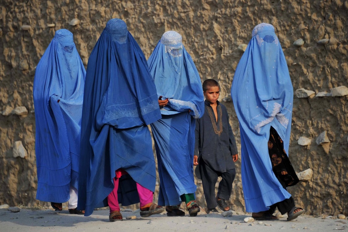 طالبان با زنان چه کرد؟/ «طالبان وانمود کرد تغییر کرده، اما کار، تحصیل و ورزش برای زنان ممنوع شد»