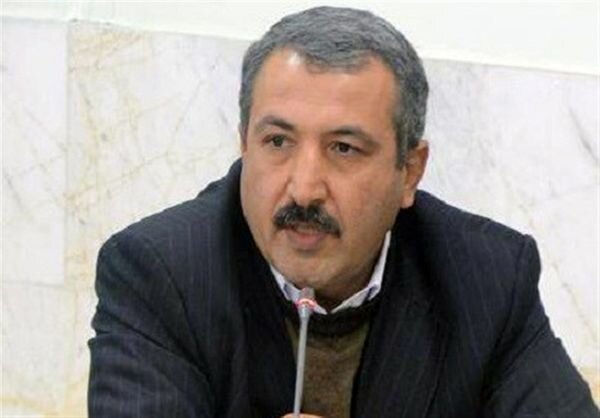 مجلس جناح‌بازی/ پورمختار: به یکی بدوبیراه می‌گویند و از دیگری تمجید می‌کنند؛  قانون دندان‌گیری هم نداشته اند/ محمودزاده: نظارت فدای حواشی سیاسی است