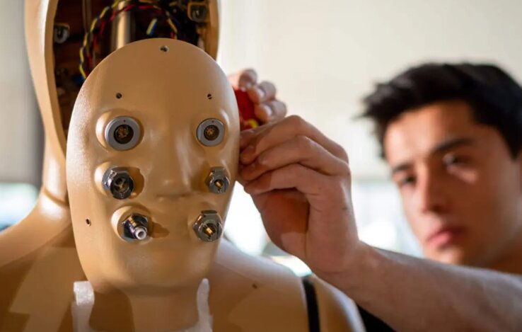 ربات عجیب حساس به دما، مثل انسان عرق میریزد/ عکس