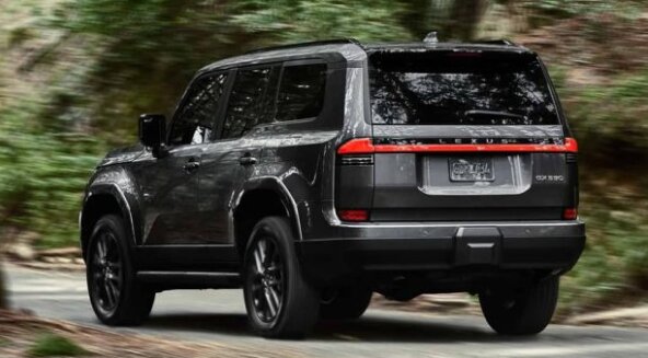 شاسی بلند پرابهت لکسوس حریف میطلبد/ عکس