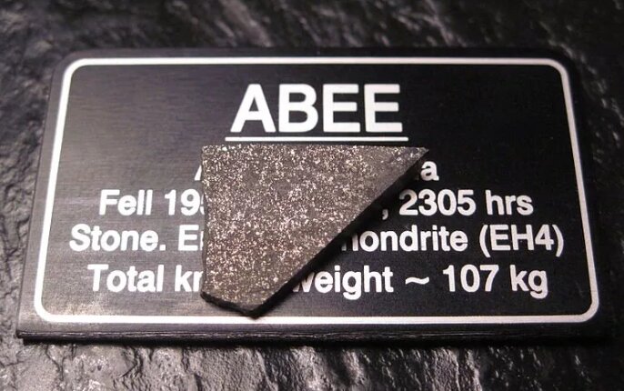 شهابسنگ نادری که در کانادا سقوط کرد/ عکس