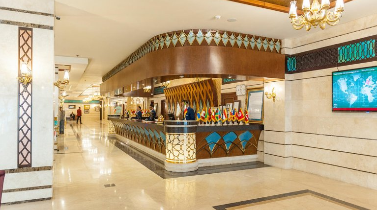 در هتل درویشی اقامت کنیم یا هتل مدینه الرضا؟ با ۲ هتل ۵ ستاره مشهد آشنا شوید