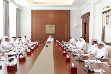 عکس| ریخت‌وپاش عجیب یک نماینده مجلس بعد از پیروزی در انتخابات کویت!