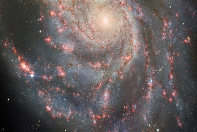 درخشش یک ابرنواختر در دل «کهکشان فرفره»