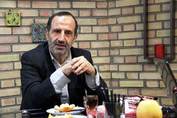 خوش چهره: بازار ارز آرام میگیرد / فزایش اخیر نرخ دلار بیشتر ریشه روانی دارد تا اقتصادی