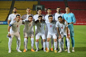 محک شاگردان قلعهنویی مقابل شیرهای اروپایی