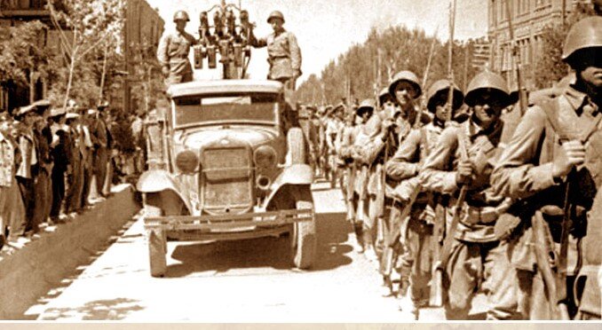 تهرانیها نگران آغاز جنگی جدید؛ آذر ۱۳۲۴ + اطلاعات تکمیلی تهرانیها نگران آغاز جنگی جدید؛ آذر ۱۳۲۴ + اطلاعات تکمیلی