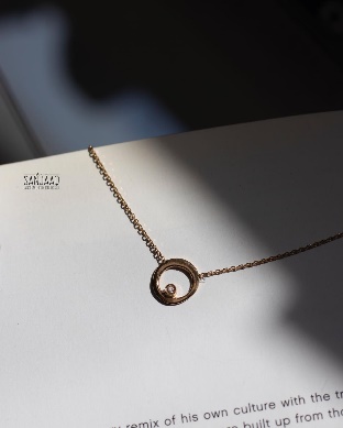 معرفی انواع گردنبند طلا با طرح های مینیمال برای استفاده روزانه