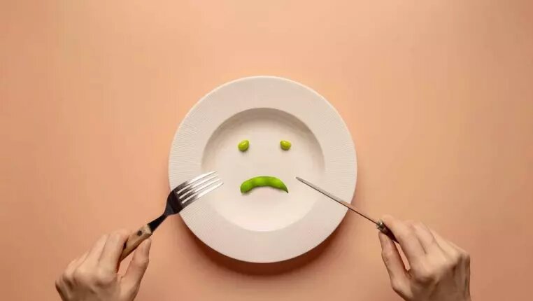 این عادات غذایی، بدن شما را بعد از ۳۰ سالگی از بین میبرند