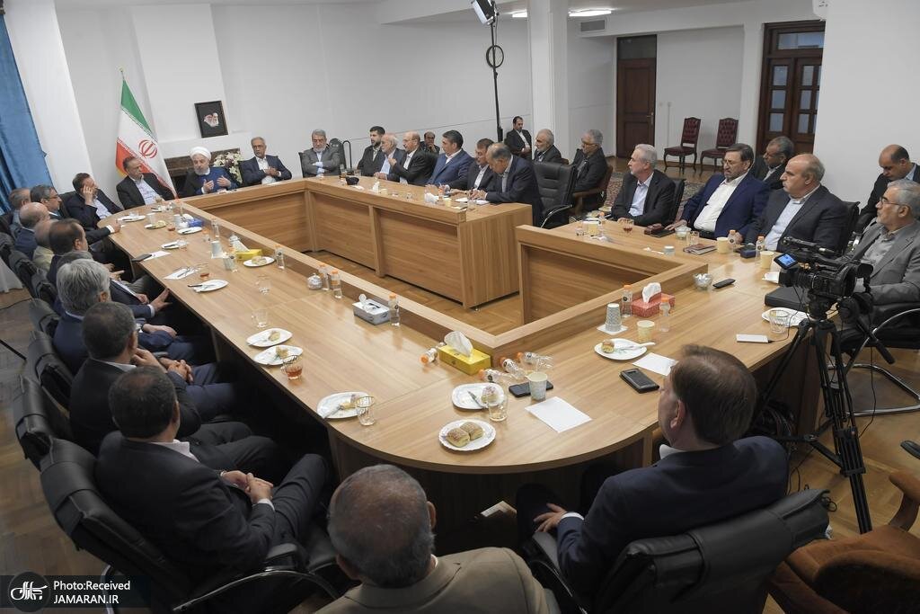 گزارش تصویری دیدار جمعی از استانداران سابق با روحانی