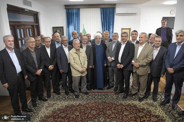 گزارش تصویری دیدار جمعی از استانداران سابق با روحانی