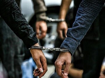دستگیری اخلالگران بازار ارز توسط سربازان گمنام امام زمان (عج) در «گیلان‌غرب»