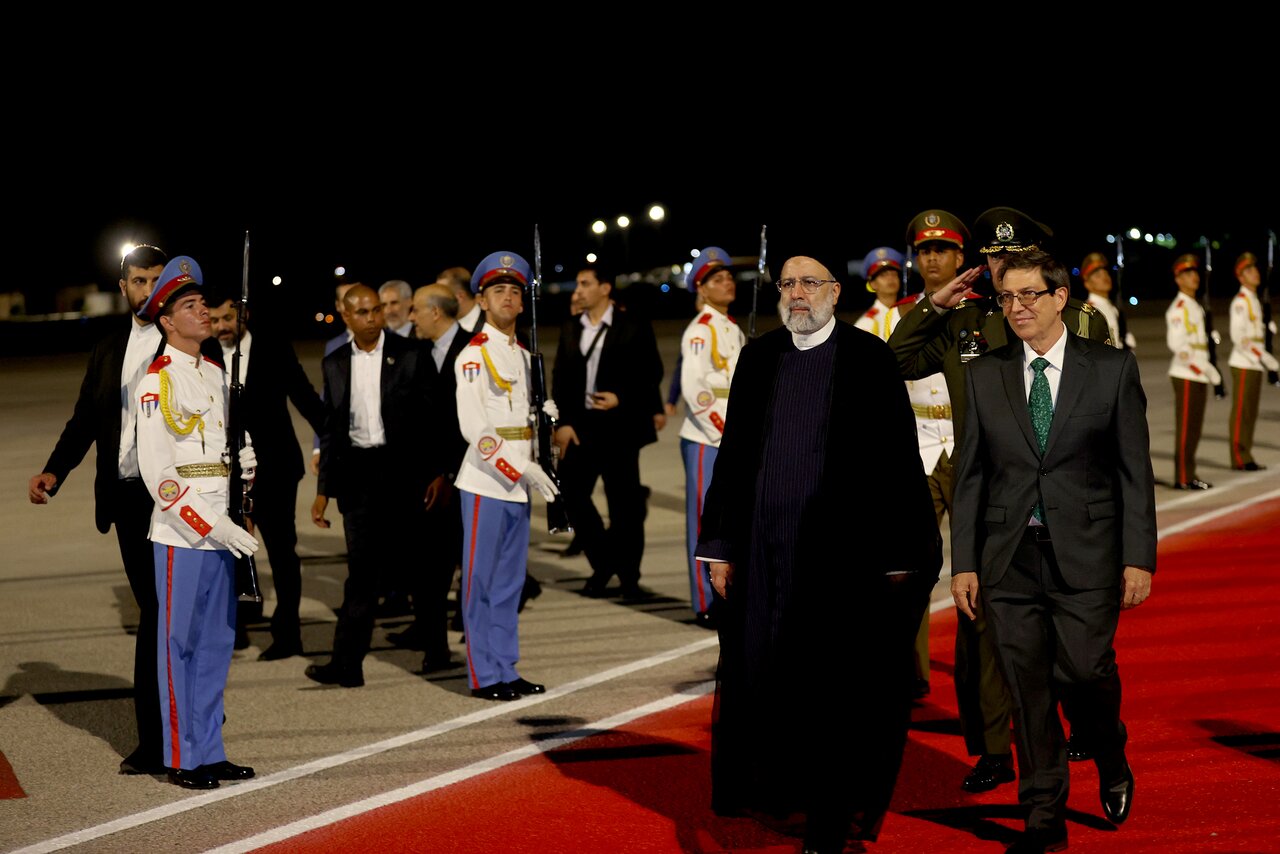 رئیسی وارد کوبا شد + عکسها