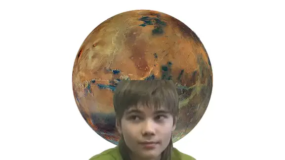 پسربچه‌ای که در ماه زندگی کرده و با سفینه فضایی به دیگر سیارات رفته!/ عکس