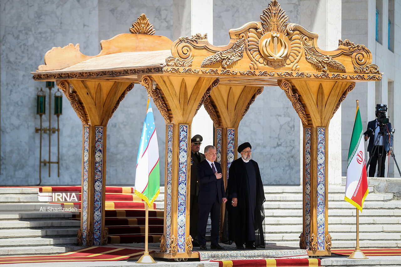 گزارش تصویری از  استقبال رسمی رئیسی از رئیس جمهور ازبکستان