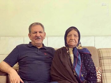 تصاویری کمتر دیدهشده از مادر جهانگیری کنار سردار سلیمانی