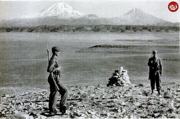 گفتوگوی سرباز ایرانی و سرباز ترکیهای در نقطه صفر مرزی؛ ۷۲ سال قبل/ عکس گفتوگوی سرباز ایرانی و سرباز ترکیهای در نقطه صفر مرزی؛ ۷۲ سال قبل/ عکس