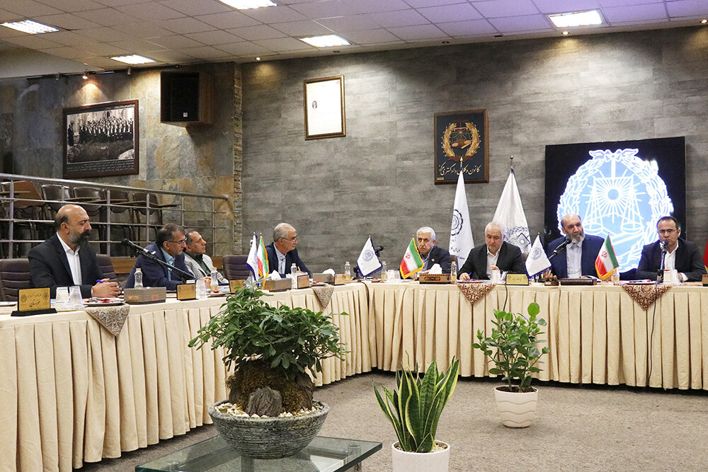 گام به گام استقلال نهاد وکالت را مورد هجمه قرار میدهند/ شهید بهشتی مخالف افراطگرایی بود