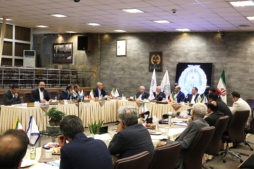 گام به گام استقلال نهاد وکالت را مورد هجمه قرار میدهند/ شهید بهشتی مخالف افراطگرایی بود