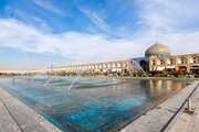 ببینید | آب‌بازی طالبان در حوض میدان نقش جهان اصفهان!