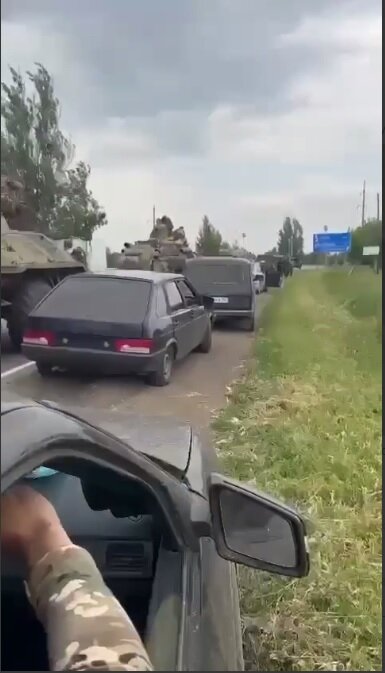 تانکهای رهبر چچن در خیابانها برای حمایت از پوتین/عکس