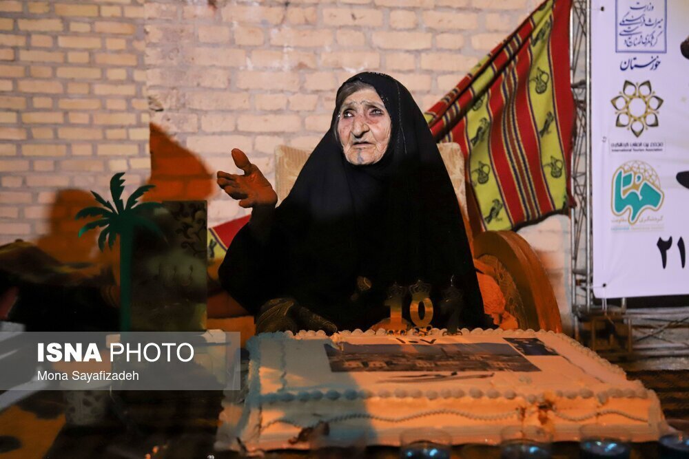 مادر رزمندگان دفاع مقدس را ببینید و بشناسید / بی بی لوعه ۱۰۷ ساله شد