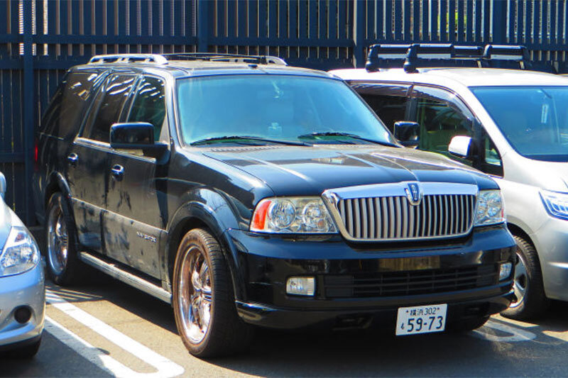 ببینید | قیمت‌های باورنکردنی خودرو در کشور عمان