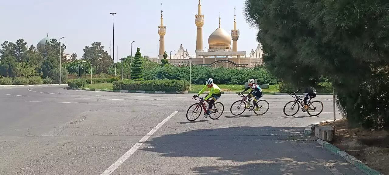 برگزاری مسابقات قهرمانی دوچرخه سواری بانوان در حرم مطهر امام خمینی(ره)