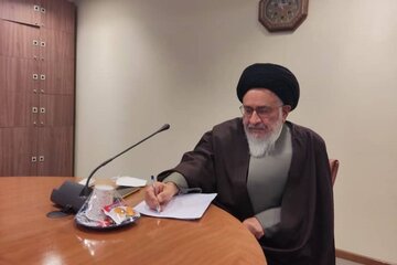 محقق داماد: موافق اسلامی شدن علوم انسانی نیستم /  هم لباسهای من در حکومت اشتباهات زیادی را مرتکب شده اند