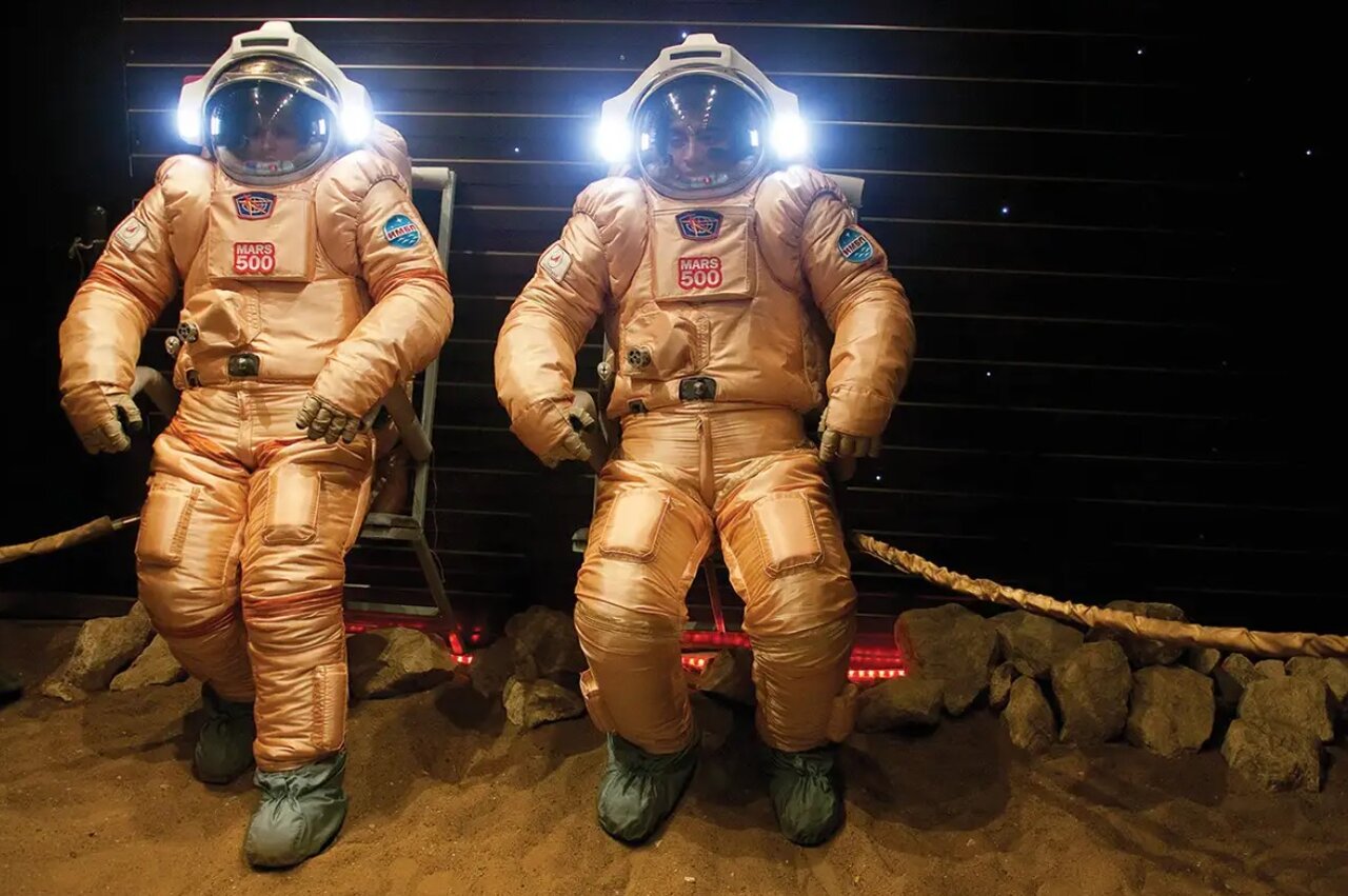 یک سال زندگی در شرایط مریخ برای این چهار نفر/ عکس