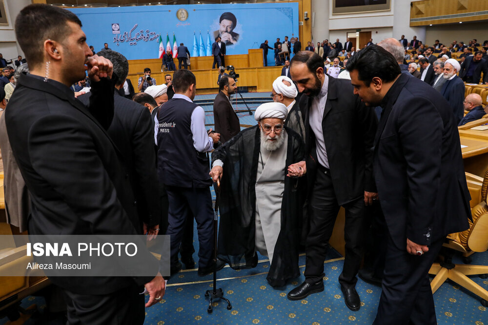 چند فریم از آیتالله احمد جنتی در همایش قوه قضاییه