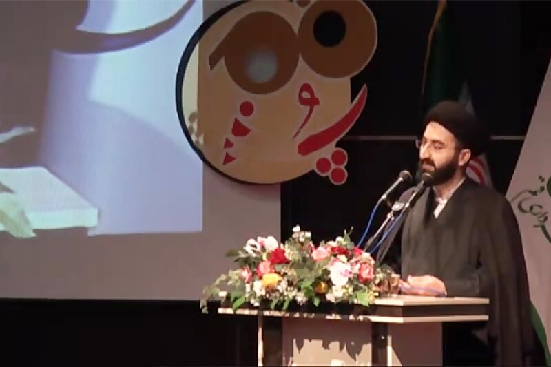 ببینید | شعرخوانی جنجالی و شنیدنی یک روحانی در قم؛ به نام نوعروس خود بزن مال زیادی را...