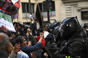 ببینید | درگیری معترضین فرانسوی با پلیس به سبک هری‌پاتر