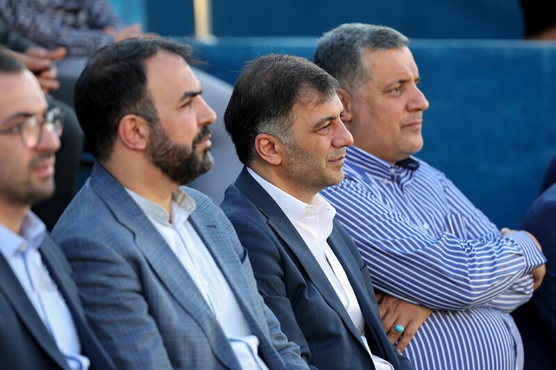 ببینید | شعار هواداران استقلال علیه حجت کریمی