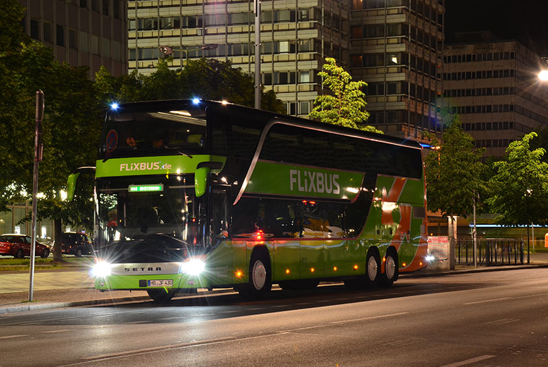 تردد شبانه اتوبوسها بعد از ۳۰ سال در این کشور آزاد شد