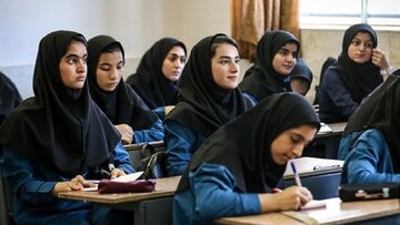 عربی اجباری است، انگلیسی اجباری نیست / دانش‌آموزان آموزش کدام زبان‌ها را می‌توانند انتخاب کنند؟