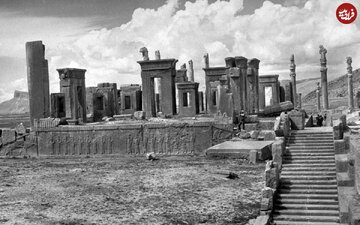 عکسی دیده نشده از تخت جمشید در دوران قاجار؛ 120 سال قبل