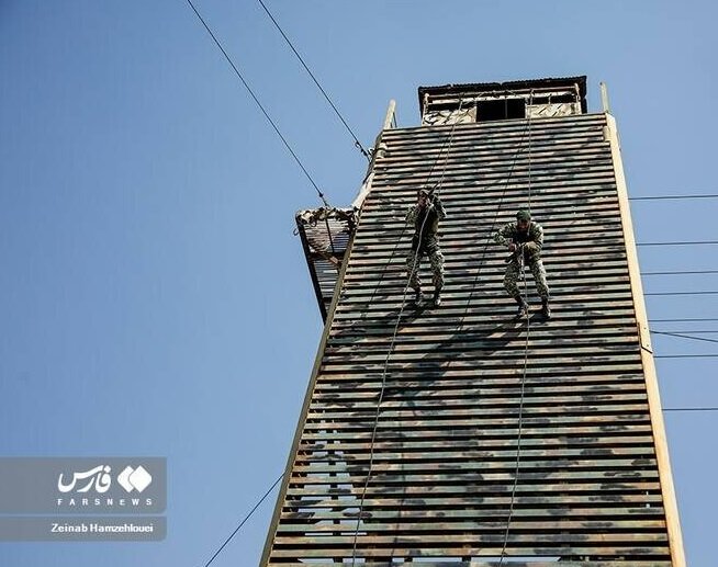 تصاویر خاص نیروهای ویژه ارتش در حال انجام آموزشهای نظامی